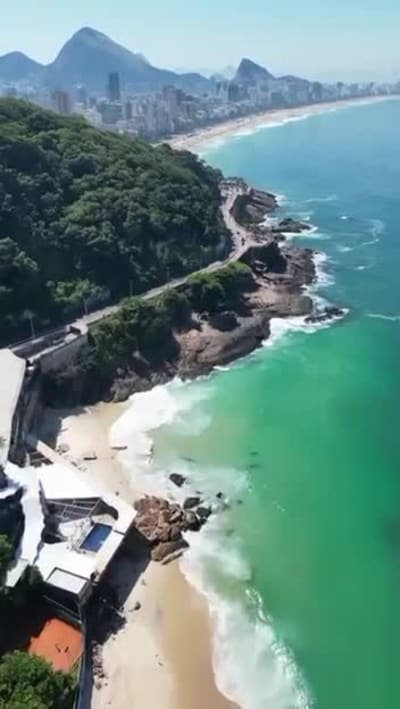 Avenida Niemeyer entre o Leblon e São Conrado, vista de drone