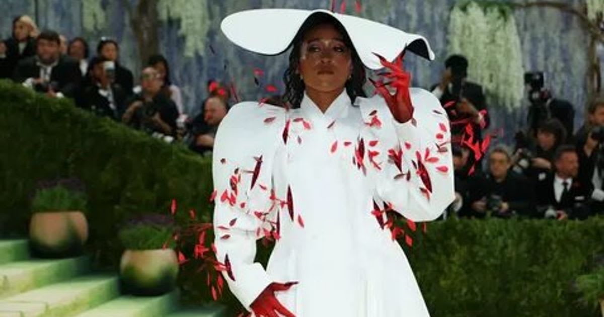 Наоми Осака объяснила платье Met Gala о «крови»