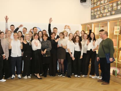 В Музее истории налогов в Крыму побывали школьники