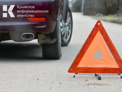 В Евпатории пешеход переходил дорогу на «красный» и угодил в больницу