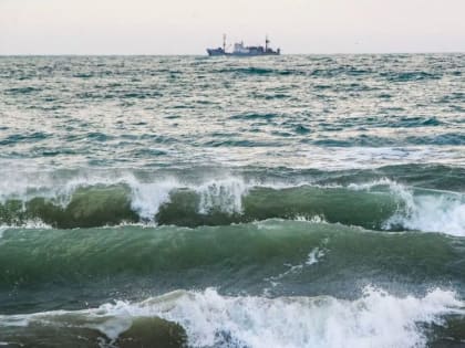 Шторм в Керченском проливе – переправы в Крыму ждут 277 автомобилей