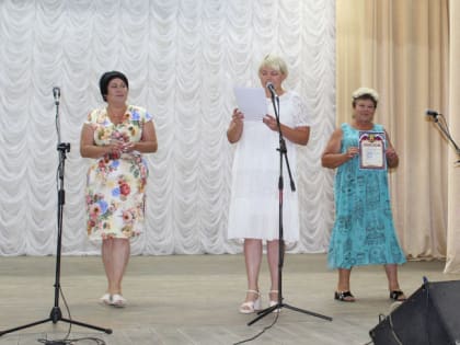 В Раздольном прошел региональный Фестиваль художественной самодеятельности граждан преклонного возраста "С русской песней — душою вместе"