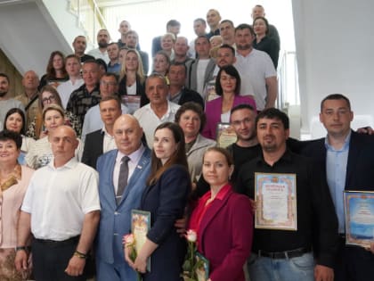 Бизнесмена из Ленинского района наградили ко Дню предпринимателя (Фото)