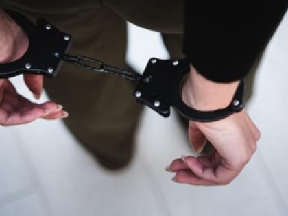 Жительница Севастополя обманом завладела телефоном инвалида