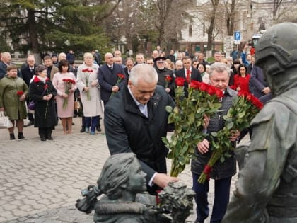 Крымчане отмечают девятую годовщину всекрымского референдума