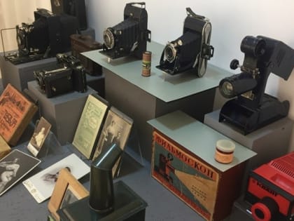 Выставку старинных фотоаппаратов и фотографий организовали в Симферополе