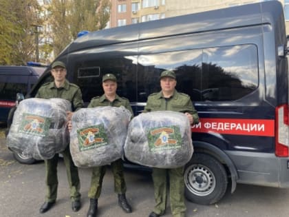 Офицеры СК из Крыма передали гуманитарный груз для бойцов 126-ой отдельной Гвардейской бригады береговой обороны