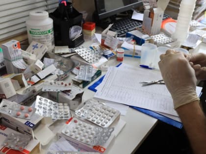 Глава Крыма поручил разобраться с отсутствием лекарств в аптеках региона