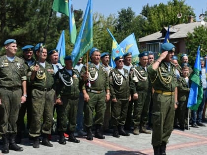 В пгт. Нижнегорский прошли праздничные мероприятия ко Дню Воздушно-десантных войск