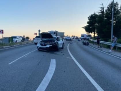 Лоб в лоб: легковушка насмерть сбила мотоциклиста в Ялте