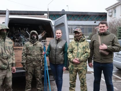 Крымские единороссы передали гуманитарную помощь медикам на передовую