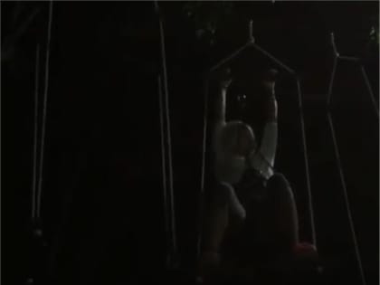 Алена Свиридова среди ночи покоряла веревочный парк в Керчи