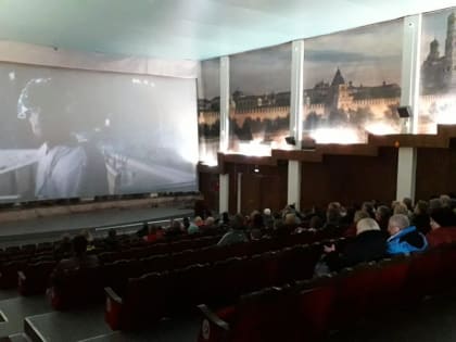 Аншлагов нет, но зрителей немало: в кинотеатрах Севастополя идет «Вторжение»