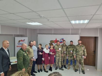 Ялтинцам-участникам СВО вручили медали «За заслуги перед Запорожской областью»