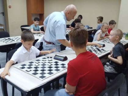 Дети сотрудников УФСИН приняли участие в республиканских соревнованиях по шашкам