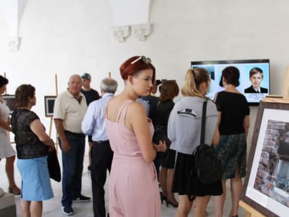 При поддержке Минкульта Крыма представлена выставка, посвященная 15-й годовщине трагедии в Беслане