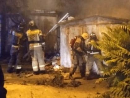 В Севастополе два человека сгорели в гараже