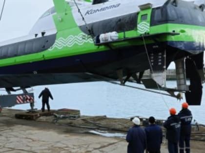 В Феодосии спущено на воду судно на подводных крыльях