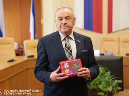 «Очень важно поддерживать женщин, помогать претворять их мечты в реальные достижения и быть для них надёжной опорой», — Ефим Фикс