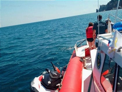 Двоих туристов спасли сегодня в море возле замка «Ласточкино гнездо»