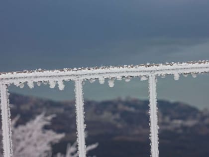 Медленное обледенение судов: как работает Керченская переправа 8 января