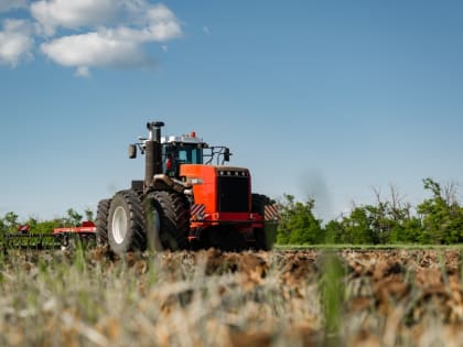 Крымские аграрии могут приобрести тракторы Ростсельмаш со скидкой в 15%