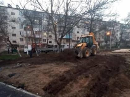 В Керчи продолжается благоустройство придомовых территорий