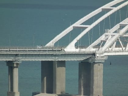 Движение транспорта по Крымскому мосту было приостановлено на 10 минут 23 июля