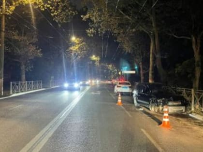 Двое несовершеннолетних пострадали в ночном ДТП в Симферополе