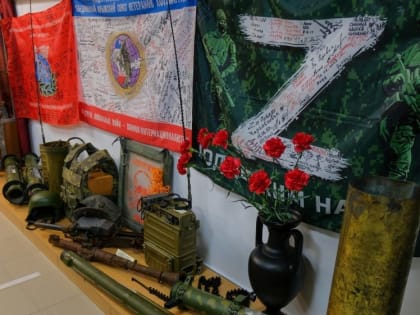 В Судаке открылась выставка, посвященная героям специальной военной операции