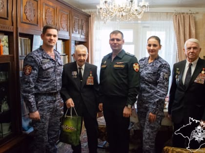 Военнослужащие Росгвардии поздравили ветерана Великой Отечественной войны с Днем защитника Отечества