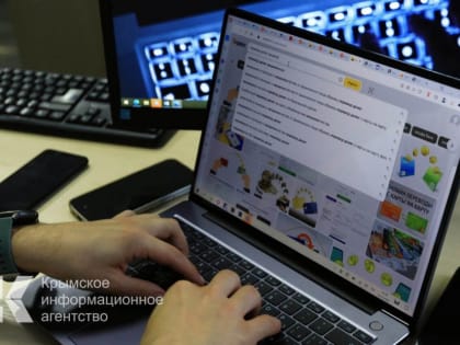 Крымчанин, продававший детскую коляску на сайте объявлений, попался на уловку мошенника и лишился всех денег