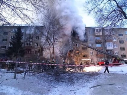 Взрыв газа в жилом доме Новосибирска: обрушены два подъезда, есть жертвы