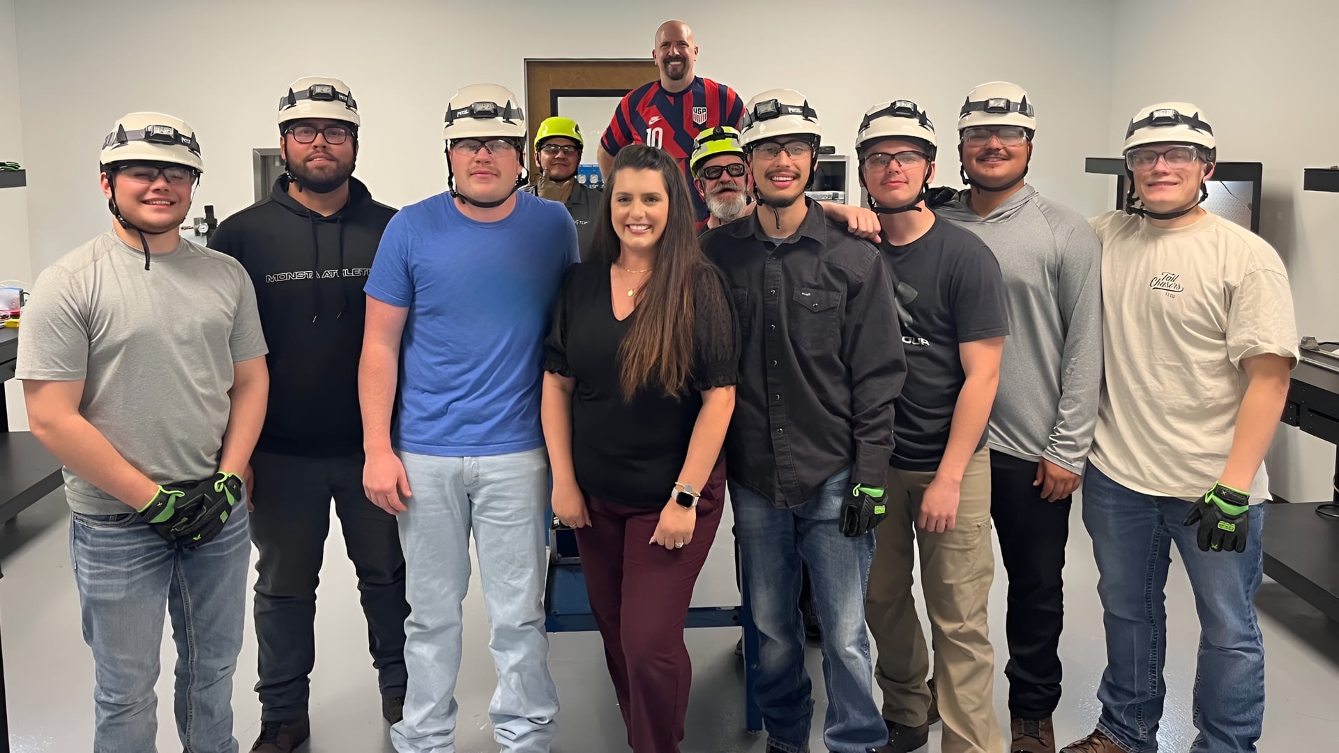 Picture of TOP Technicians, recruiter, and instructor during their training