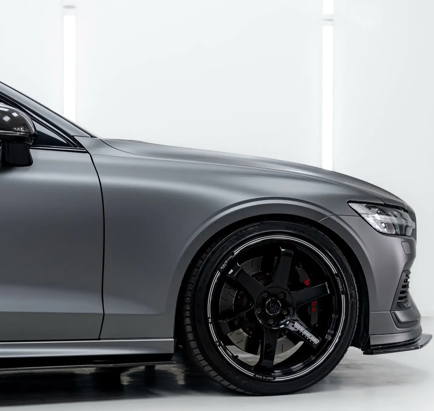 Цялостно облепено Volvo с фолио сив мат в Wrap Capital Пловдив