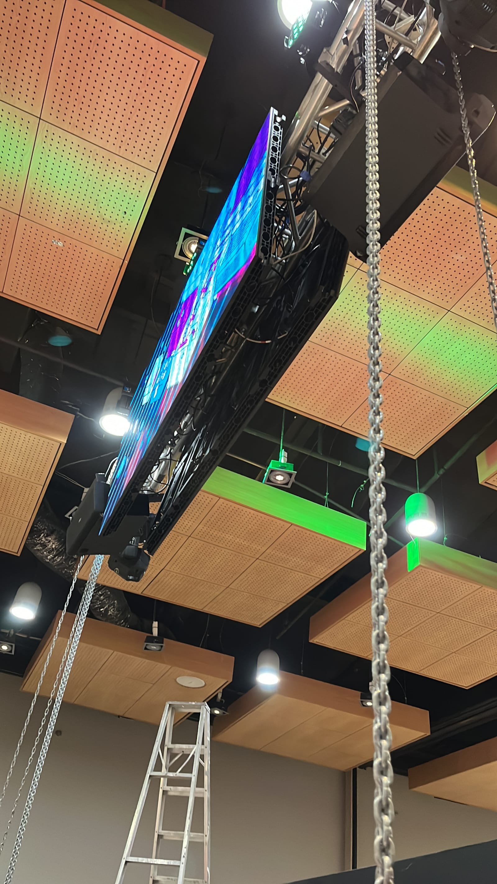Montaje pantalla Led Espejo