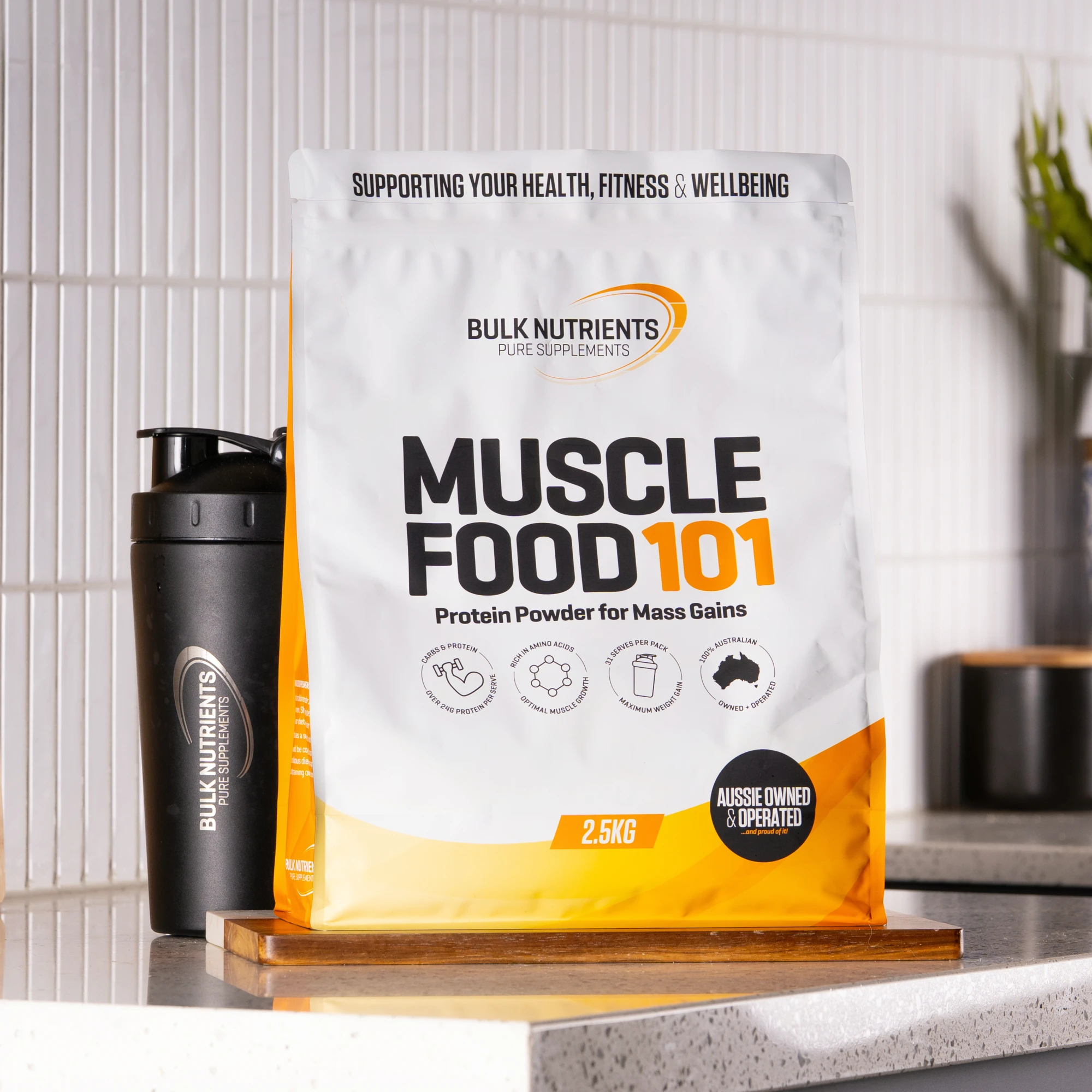 Need to bulk up fast? Look no further than Bulk Nutrients' Muscle Food 101. This ultimate mass gainer supplement has a 2-1 carb to protein ratio.