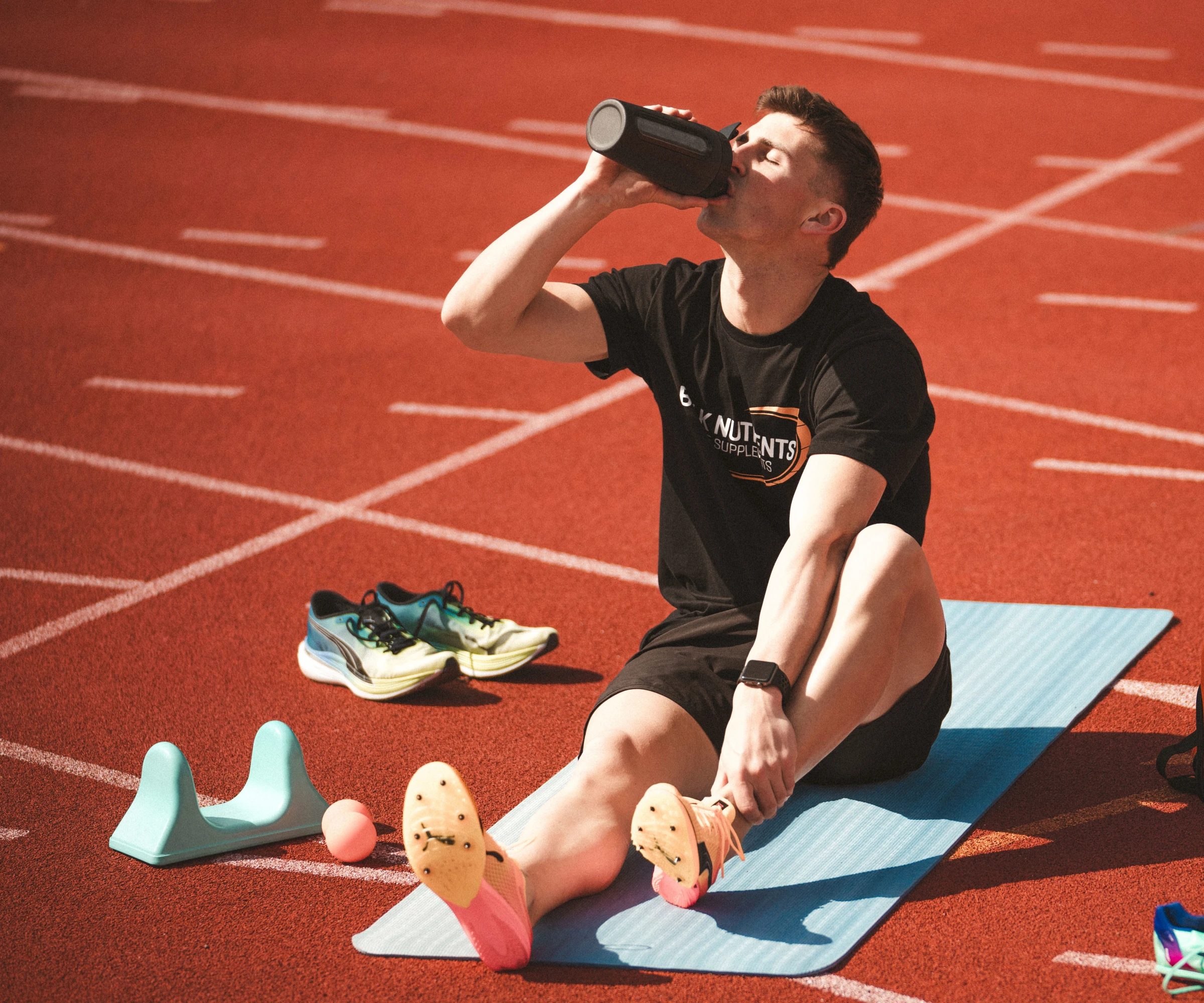 Athletes and people who want to build muscle need between 1.2 - 1.7g of protein/kg of body mass.