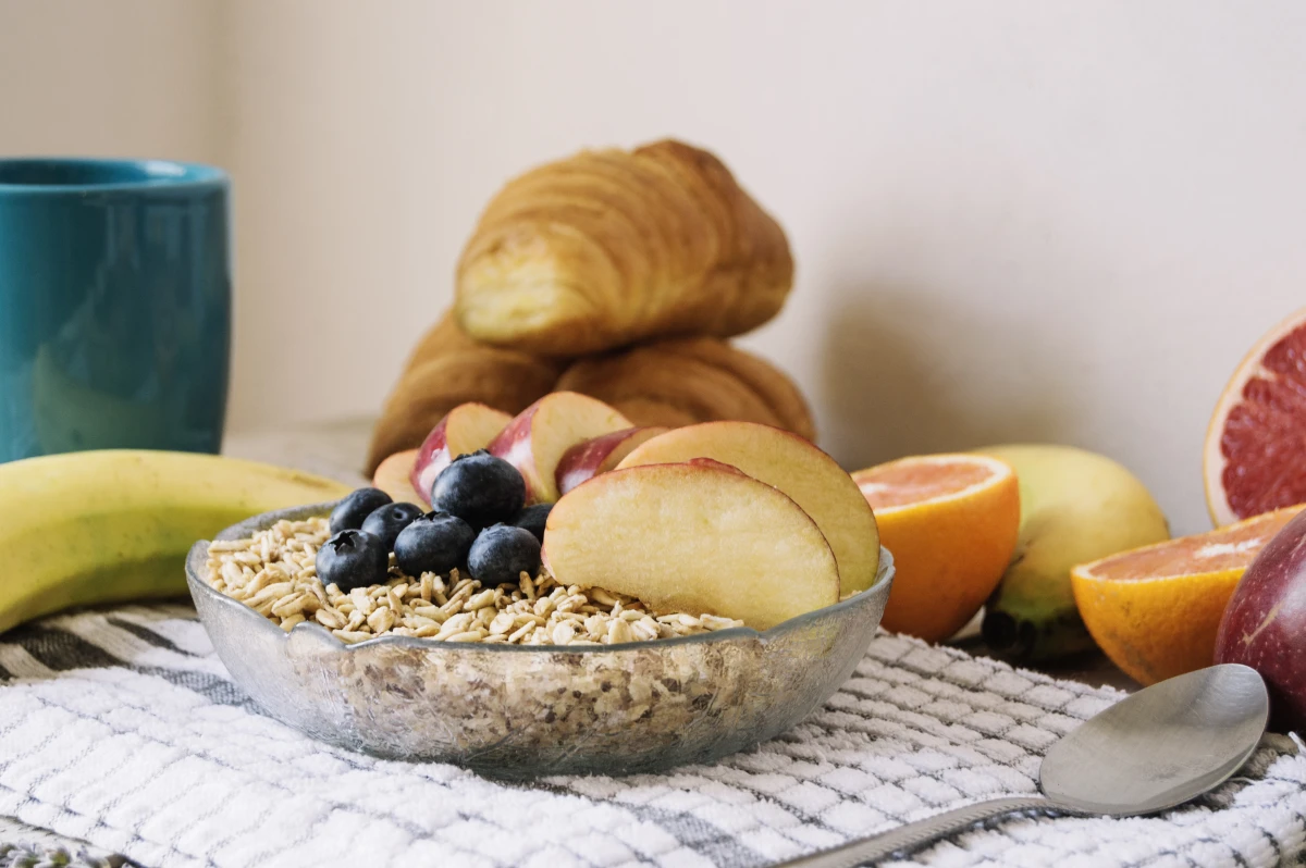 Fibre a bowl with fruita and cereal