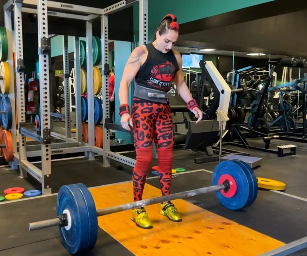 Bulk Nutrients Ambassador Camilla Fogagnolo prep to lift a bar