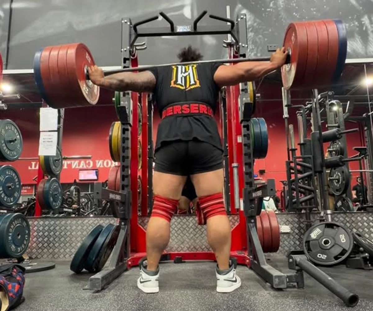 Ambassador - Vasa Samataua lifting big weights