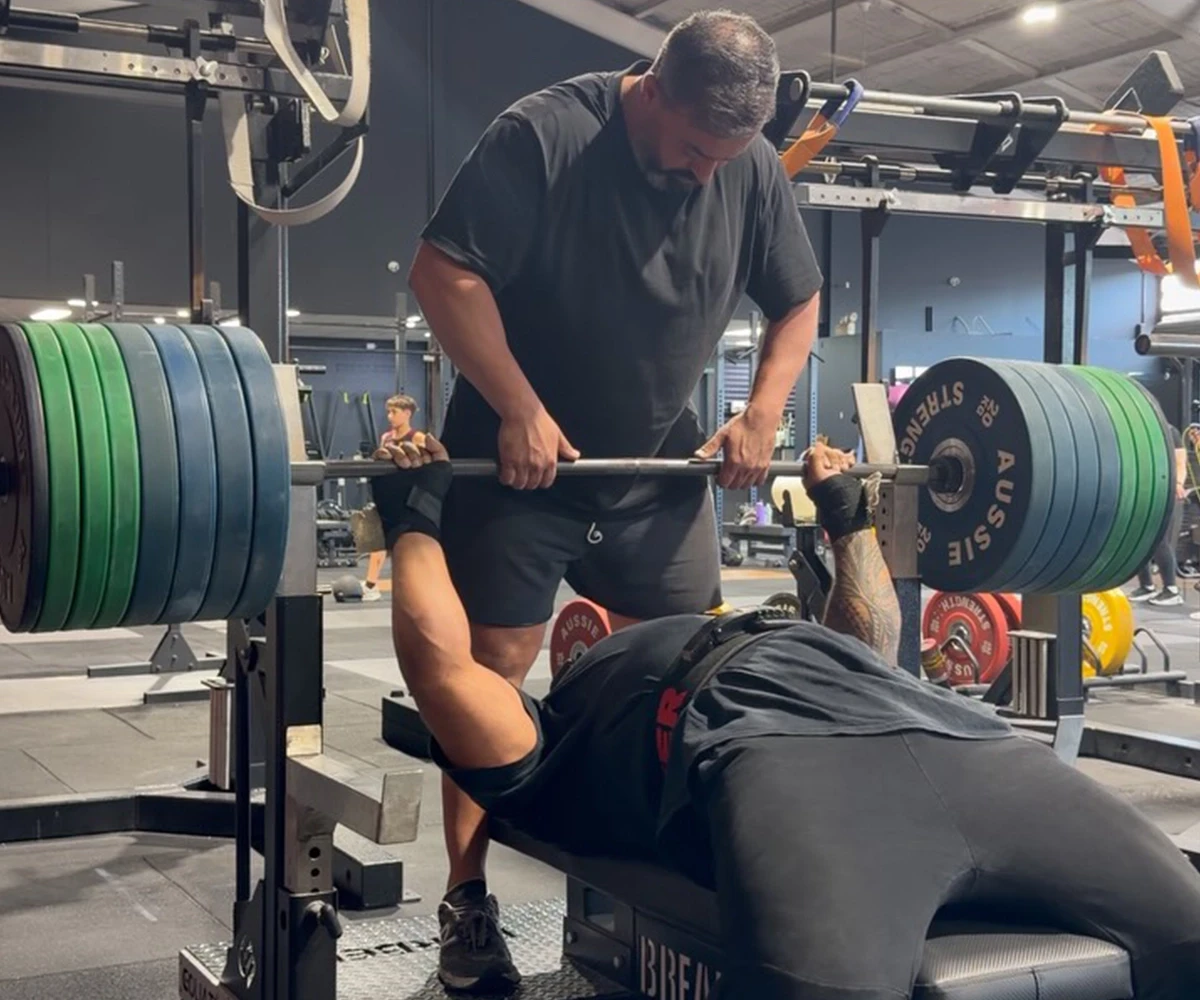 Ambassador - Vasa Samataua training with big weights