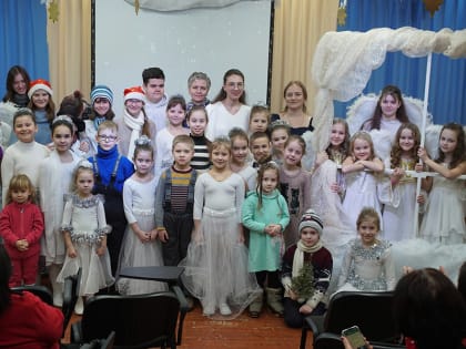 ВОСКРЕСНУЮ ШКОЛУ КРЕСТОБОГОРОДСКОГО ХРАМА ПОСЕТИЛИ ГОСТИ