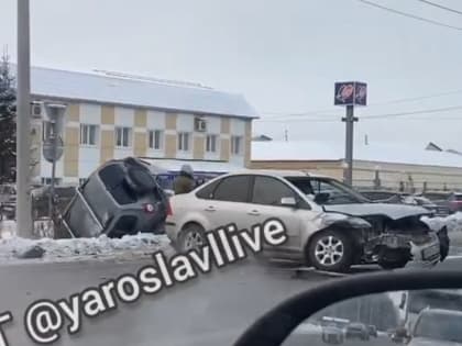 Дневная авария стала причиной вечерней пробки на ЮЗОД в Ярославле