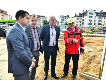 На улице Большой Фёдоровской в Ярославле продолжается строительство школы