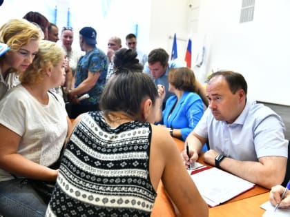 Артём Молчанов провёл первый выездной приём граждан