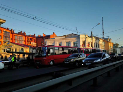 В Ярославле столкнулись три маршрутки: семь человек пострадало