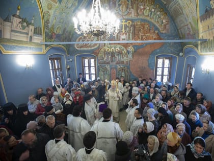 В ВЫСОКО-ПЕТРОВСКОМ СТАВРОПИГИАЛЬНОМ МУЖСКОМ МОНАСТЫРЕ Г. МОСКВЫ ОСВЯЩЕН ХРАМ ТОЛГСКОЙ ИКОНЫ БОЖИЕЙ МАТЕРИ