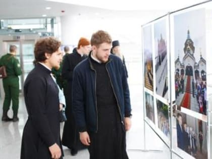 В КЗЦ в Ярославле открылась фотовыставка, посвященная Александру Невскому