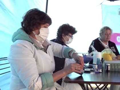 На улицах Ярославля продолжают работу мобильные медпункты